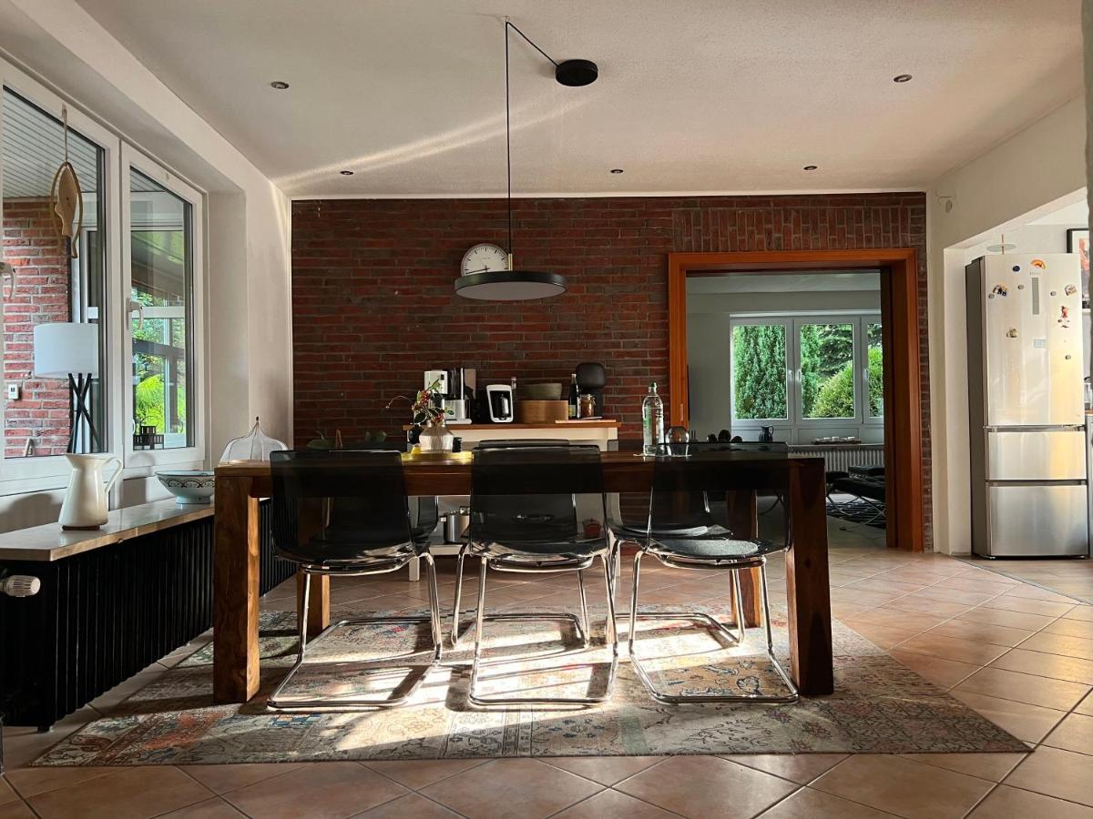 Aussergewoehnliches Haus Mit Sauna, Kamin Und Garten วิลเฮล์มฮาเฟน ภายนอก รูปภาพ