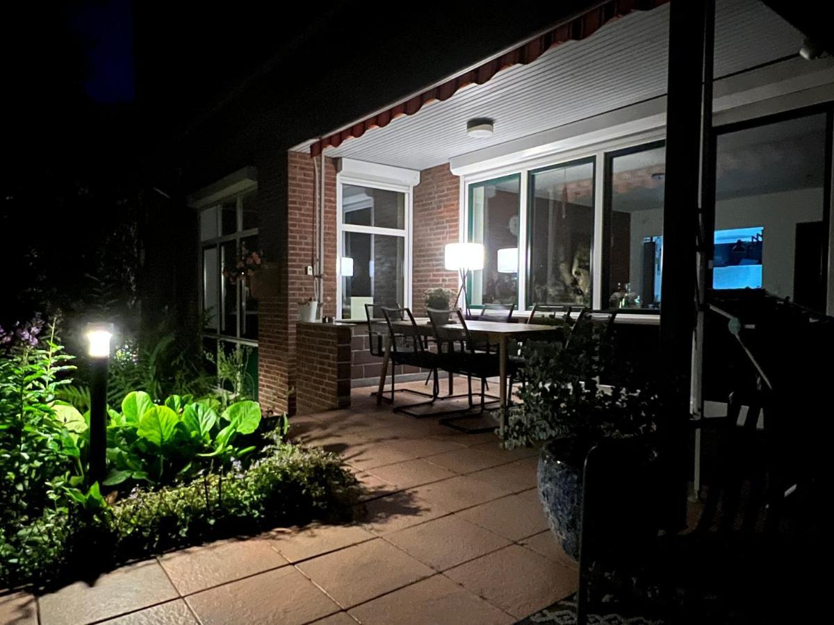 Aussergewoehnliches Haus Mit Sauna, Kamin Und Garten วิลเฮล์มฮาเฟน ภายนอก รูปภาพ